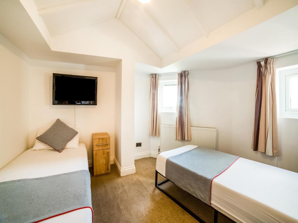 Hotel Oyo Tamtam Acton