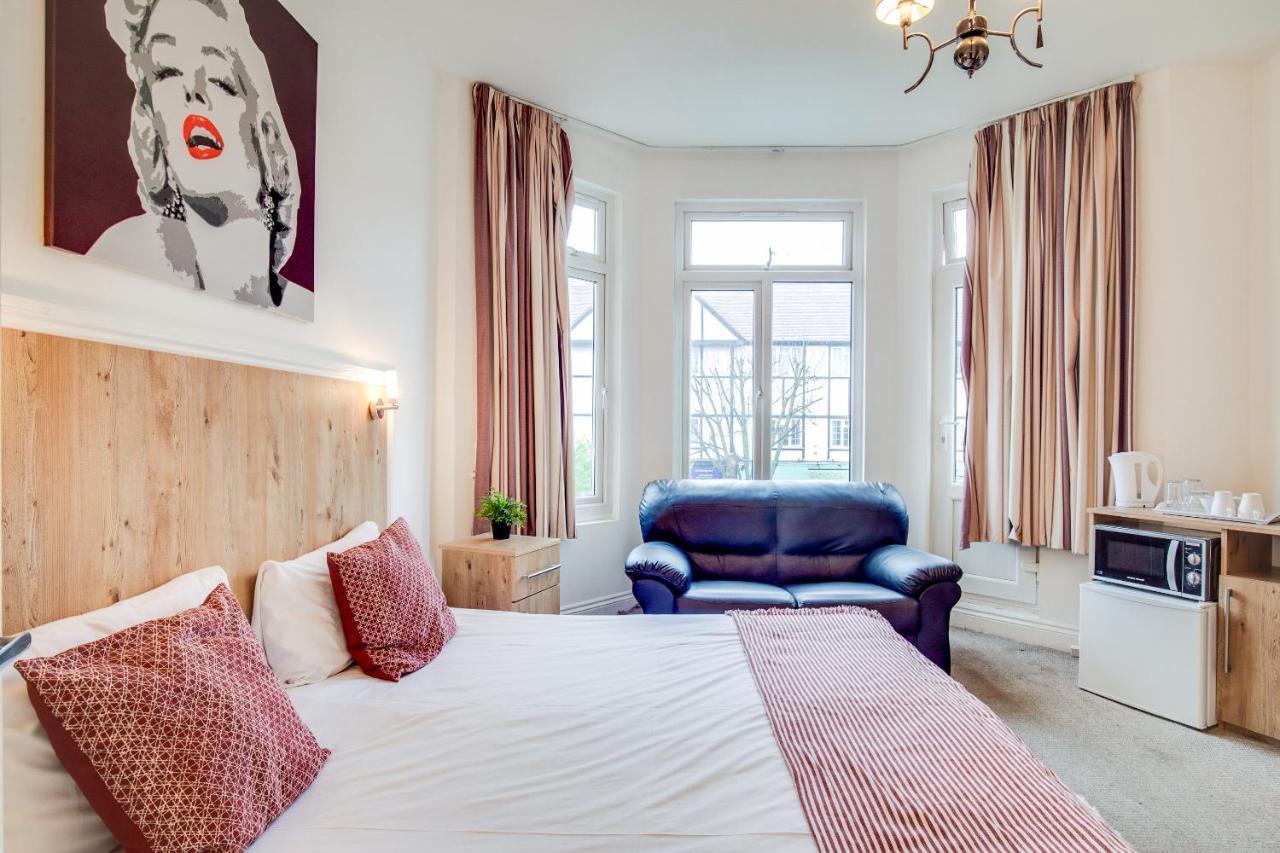 Oyo Tamtam Acton Hotel London