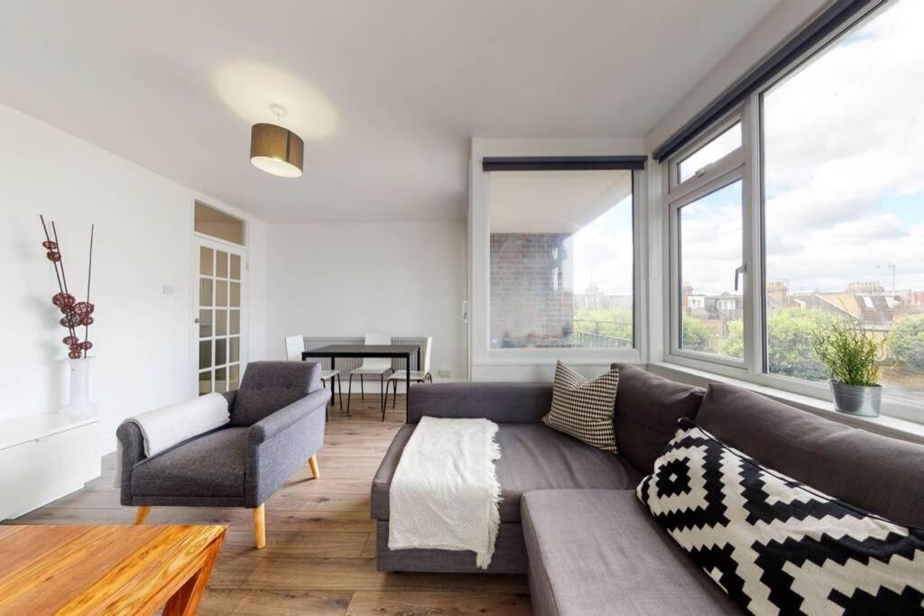 Leilighet Amazing 3 Bedroom Flat - 4mins To Tube Station