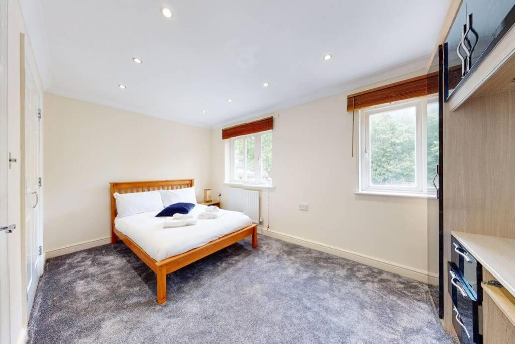 Super 2 Bed House Wprivateparking&privategarden Lejlighed *