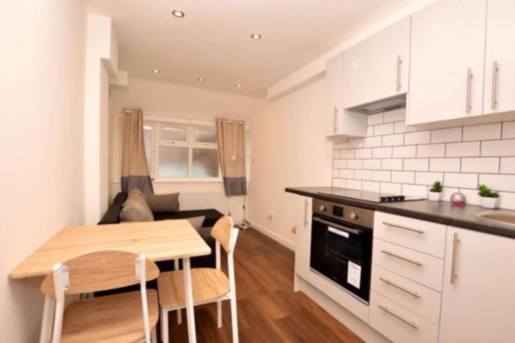 Appartement Small Cosy In Plaistow. East *
