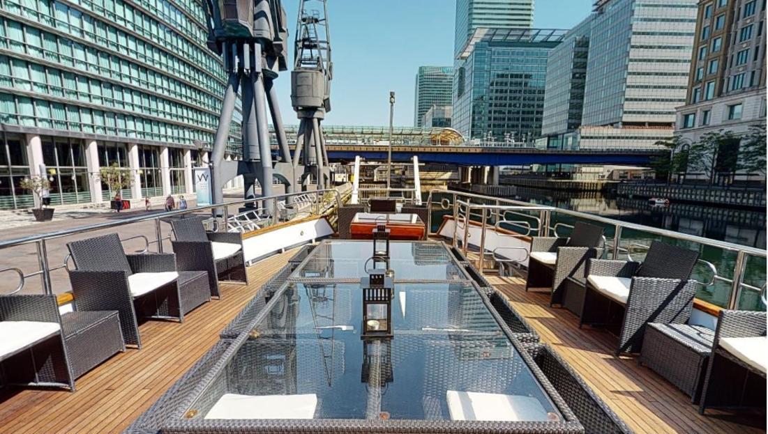 Absolute Pleasure Yacht Hotel London