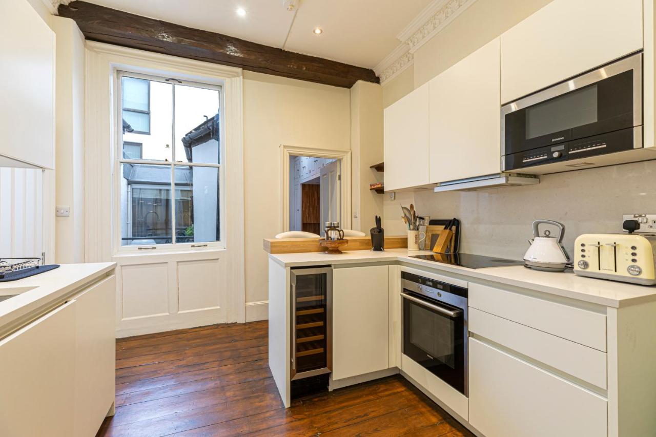 Altido Homely 2-bed Flat With Courtyard London