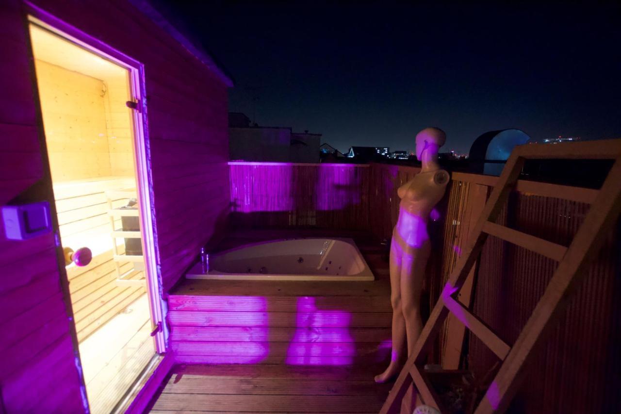 2 Bedroom Roof Terrace With Sauna Jakuzzi And Outdoor Cinema Appartamento