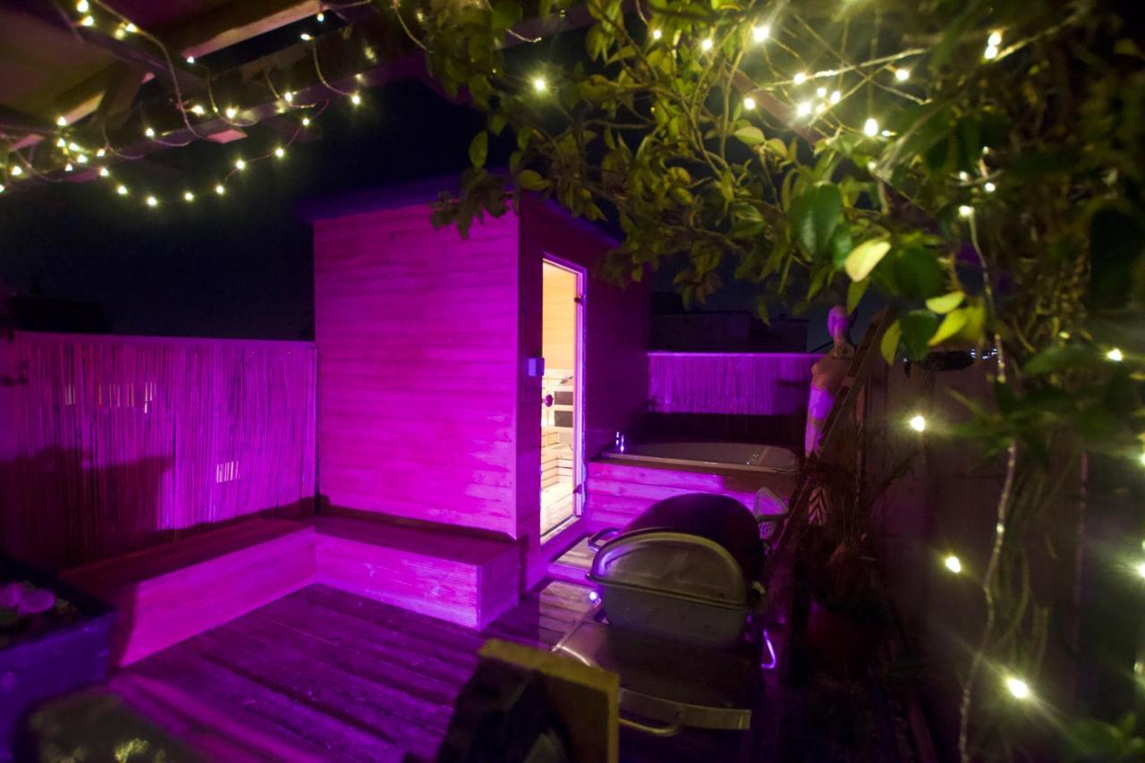 Apartment 2 Bedroom Roof Terrace With Sauna Jakuzzi And Outdoor Cinema *