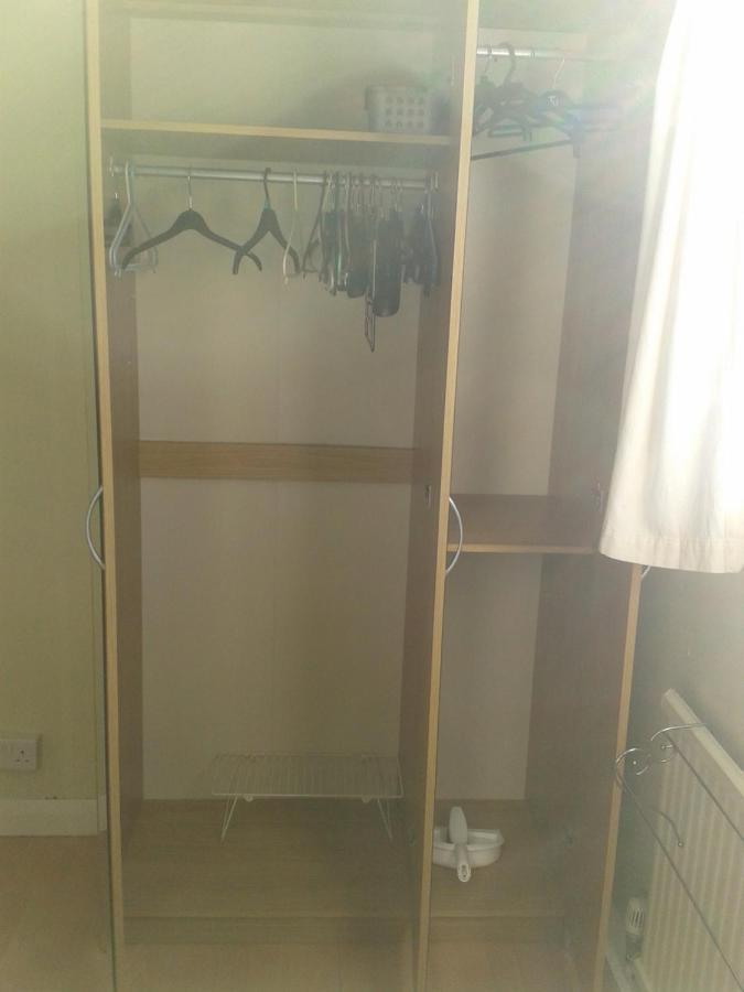 Sunny Single In Tooting London