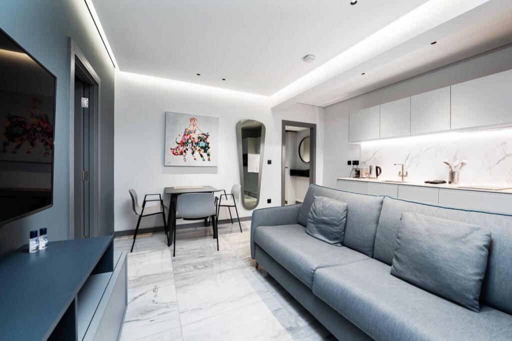 324 - Nell Gwynn House, Chelsea London