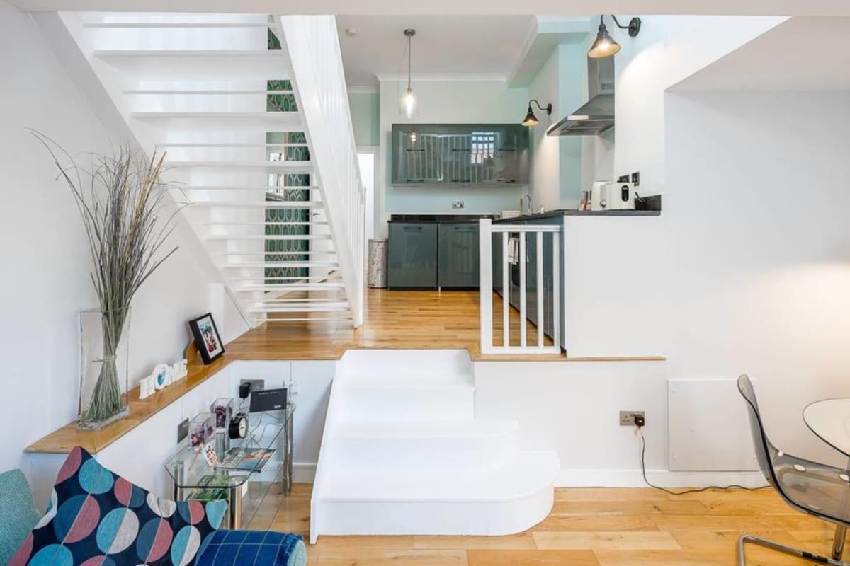 Spacious Duplex Near West Hampstead 4 Minutes To Tube London