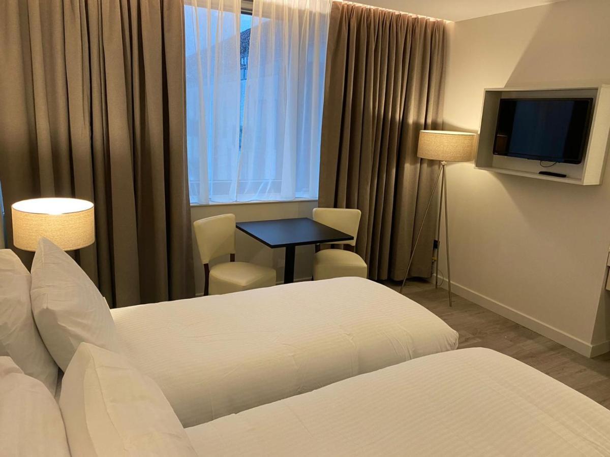 Axiom Park 4* London