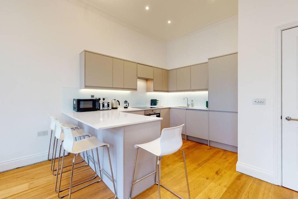 Modern 1 Bed Flat Camden 5 Min Walktube Station Londra
