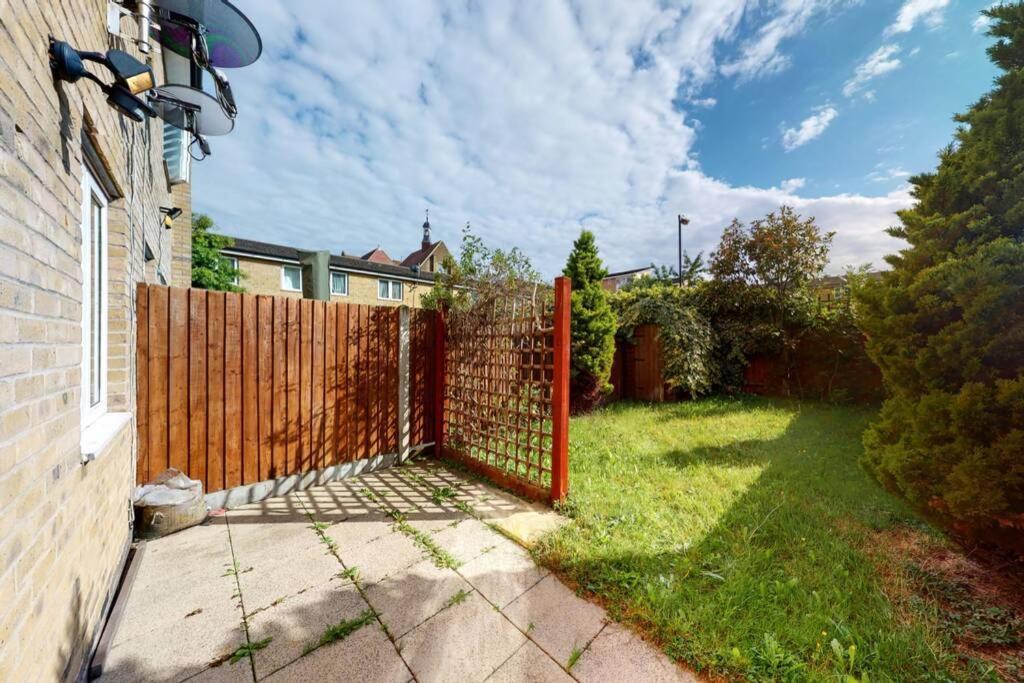 Super 2 Bed House Wprivateparking&privategarden Lejlighed London