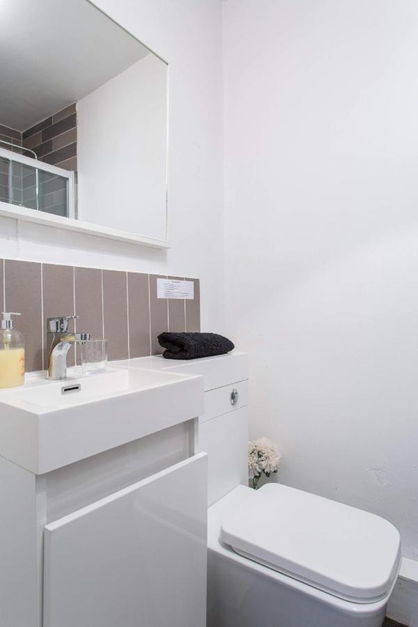 2 Bedroom Roof Terrace With Sauna Jakuzzi And Outdoor Cinema Londra