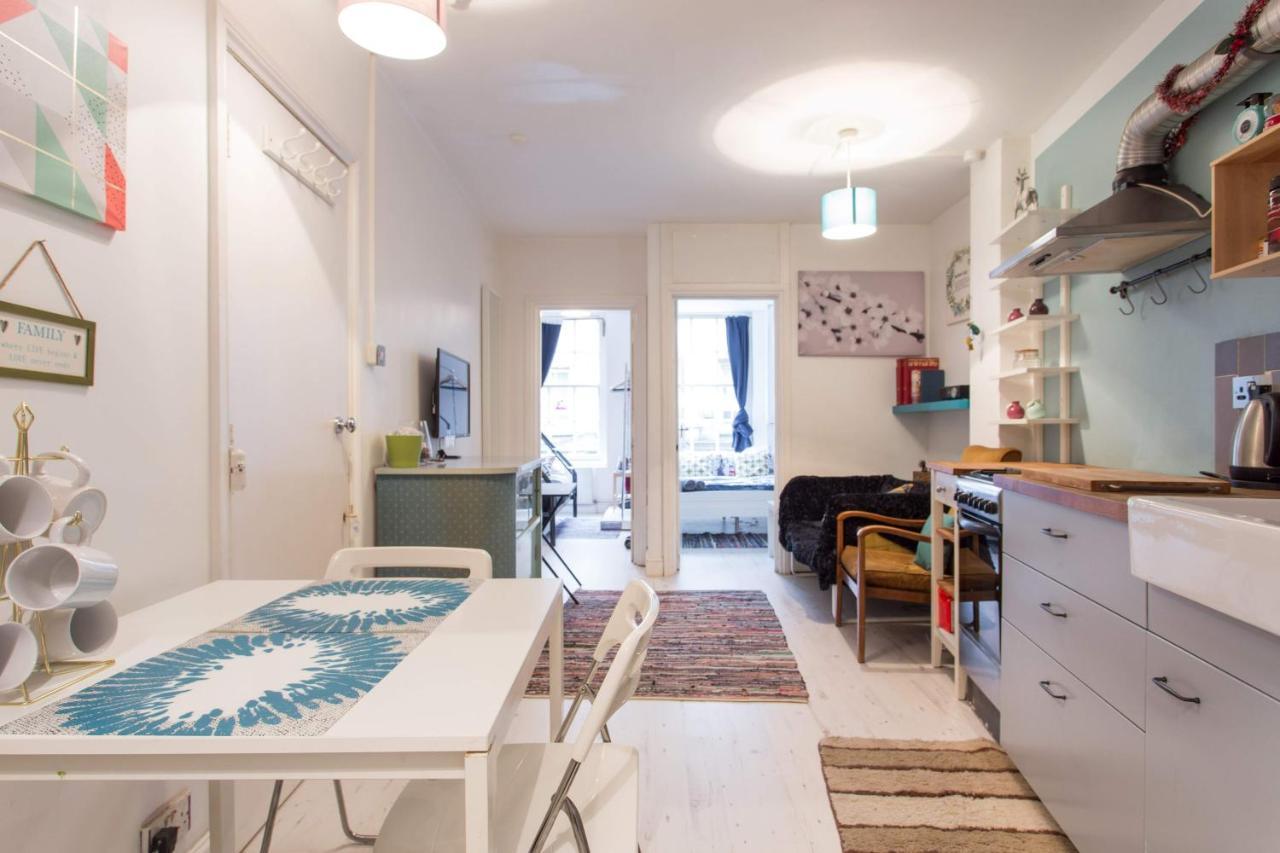 2 Bedroom Roof Terrace With Sauna Jakuzzi And Outdoor Cinema Apartment London
