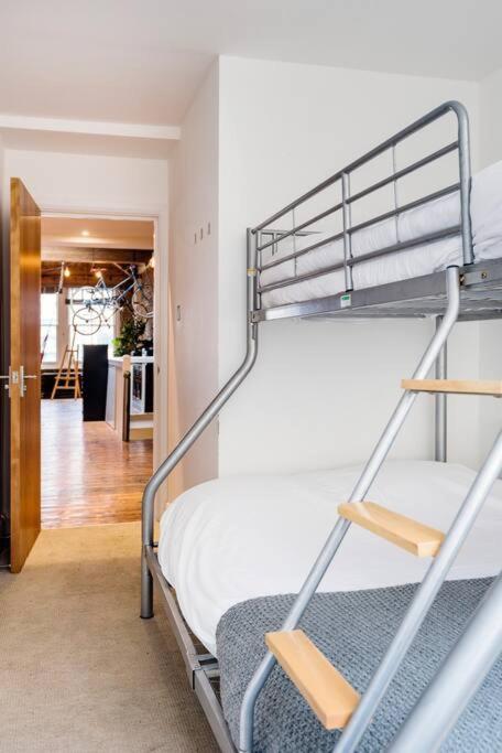 Penthouse Loft With Roof Terrace Not For Events Or Parties Appartement *