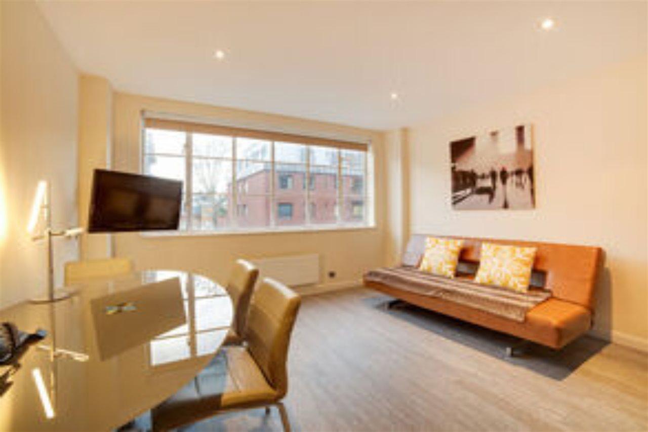Cosy In With Jacuzzi Hotel