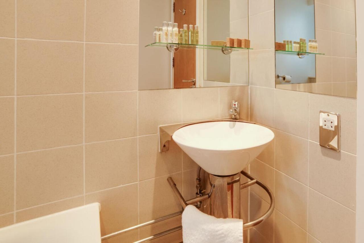 Cosy In With Jacuzzi 4*