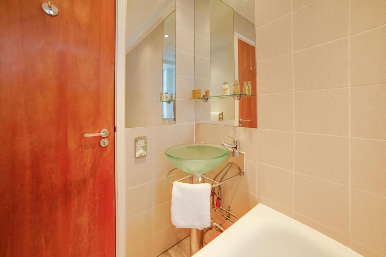 Cosy In With Jacuzzi Hotel 4*