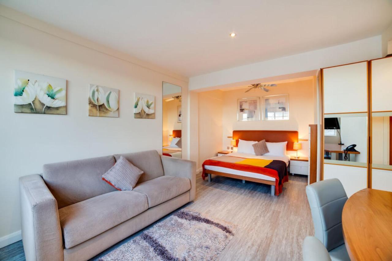 Cosy In With Jacuzzi 4*