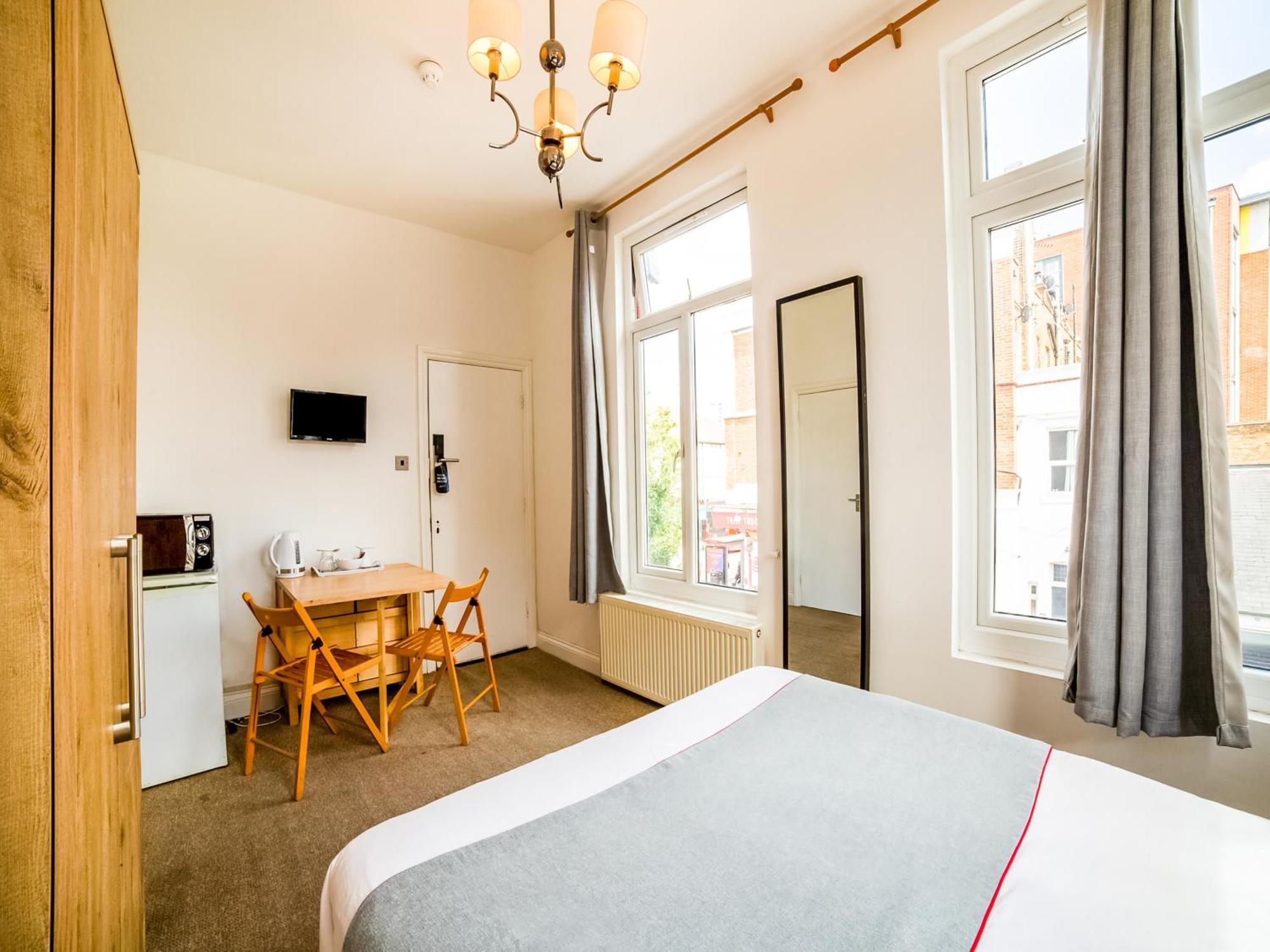 Oyo Tamtam Acton Hotel London