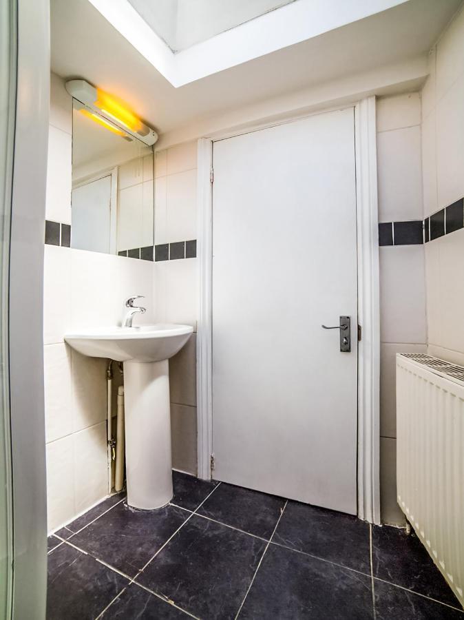 Hotel Oyo Tamtam Acton London