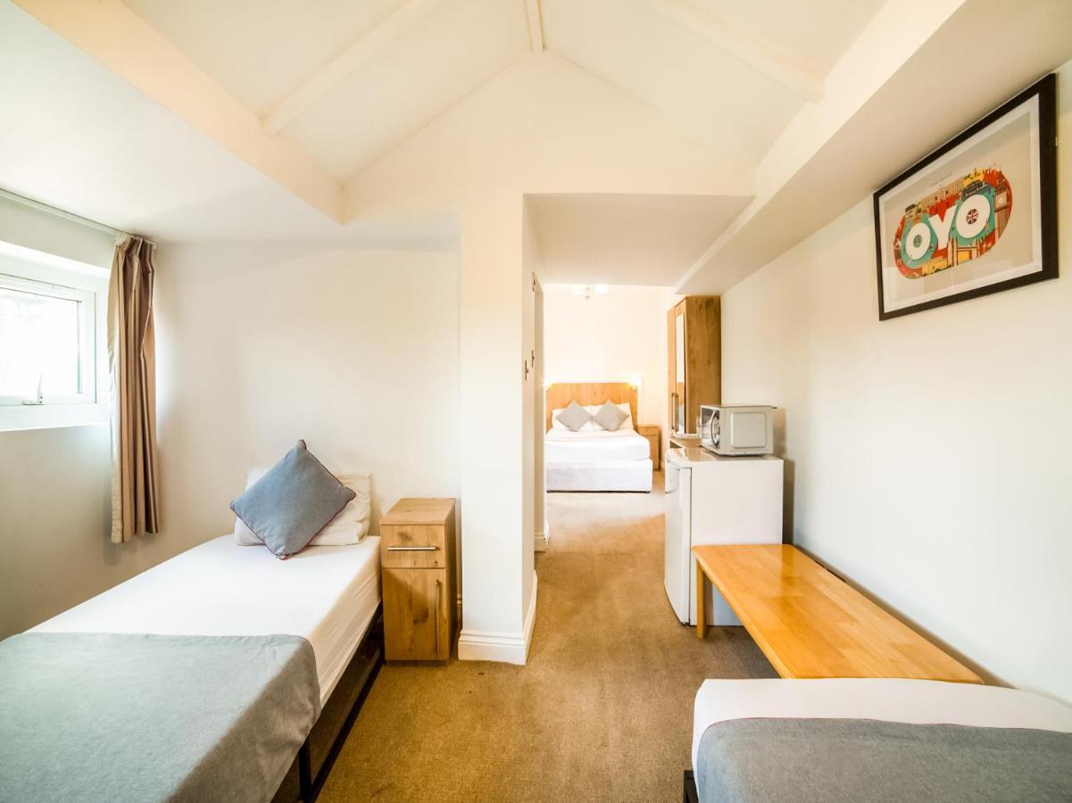 Hotel Oyo Tamtam Acton