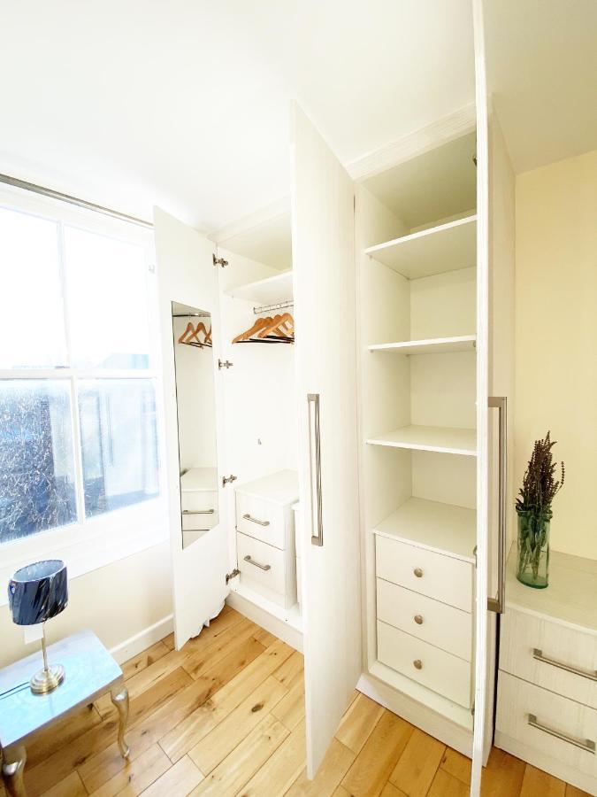 London's East End 2 Bedroom Appartamento Londra