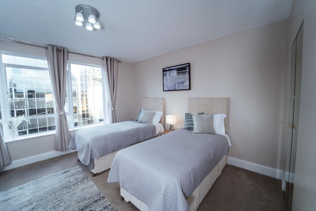 Park Lane Crawford Place Apartment *