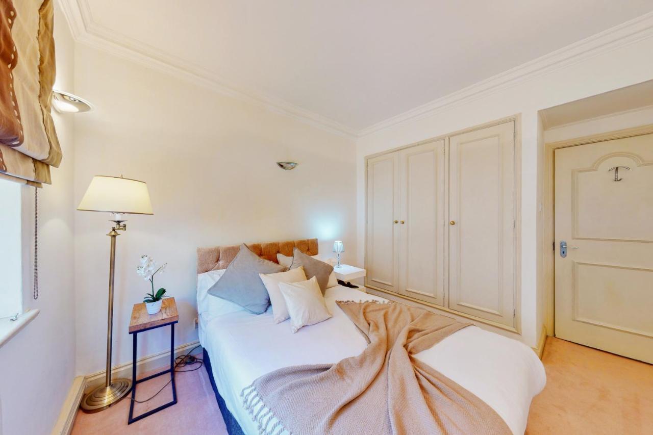 In Bond Street Apartment