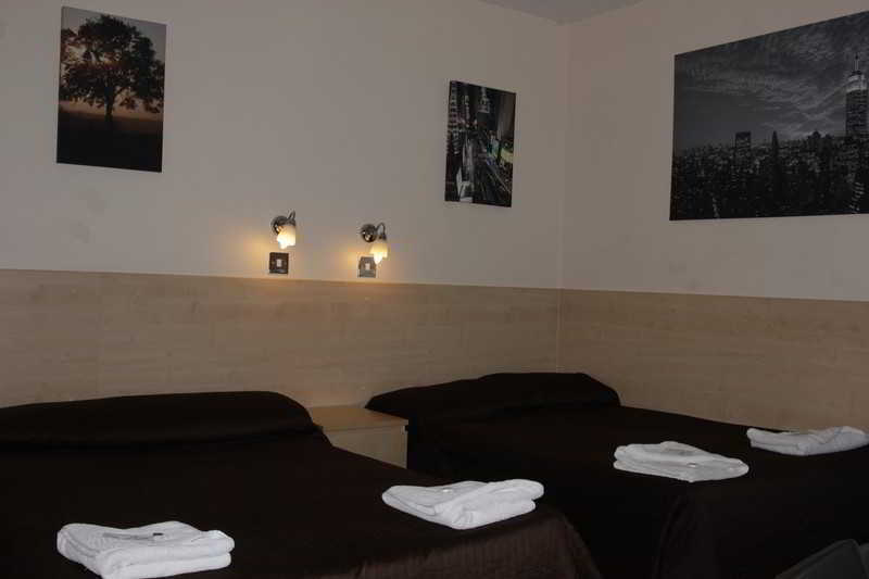 Tony's House Hotell 2*