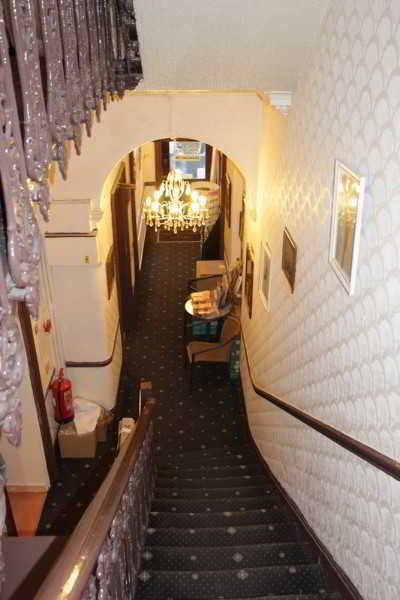 Tony's House Hotell 2*