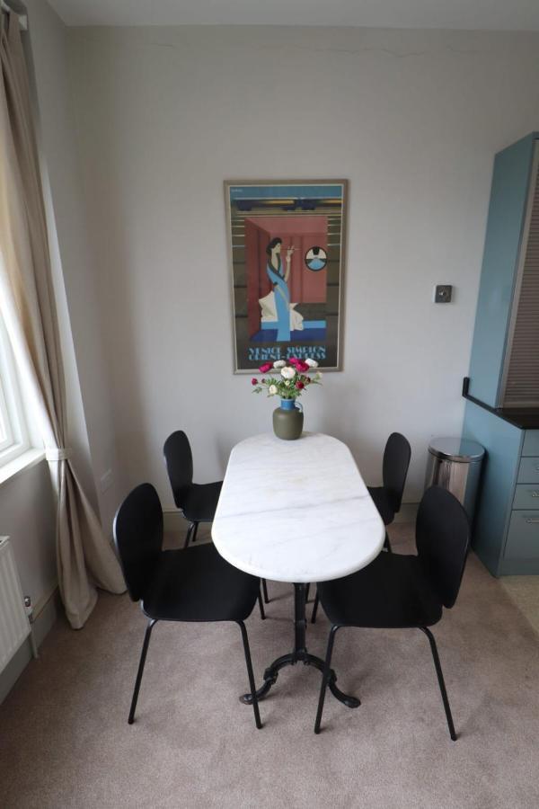 Stylish Light-filled 1 Bedroom Flat In Hammersmith Apartment *