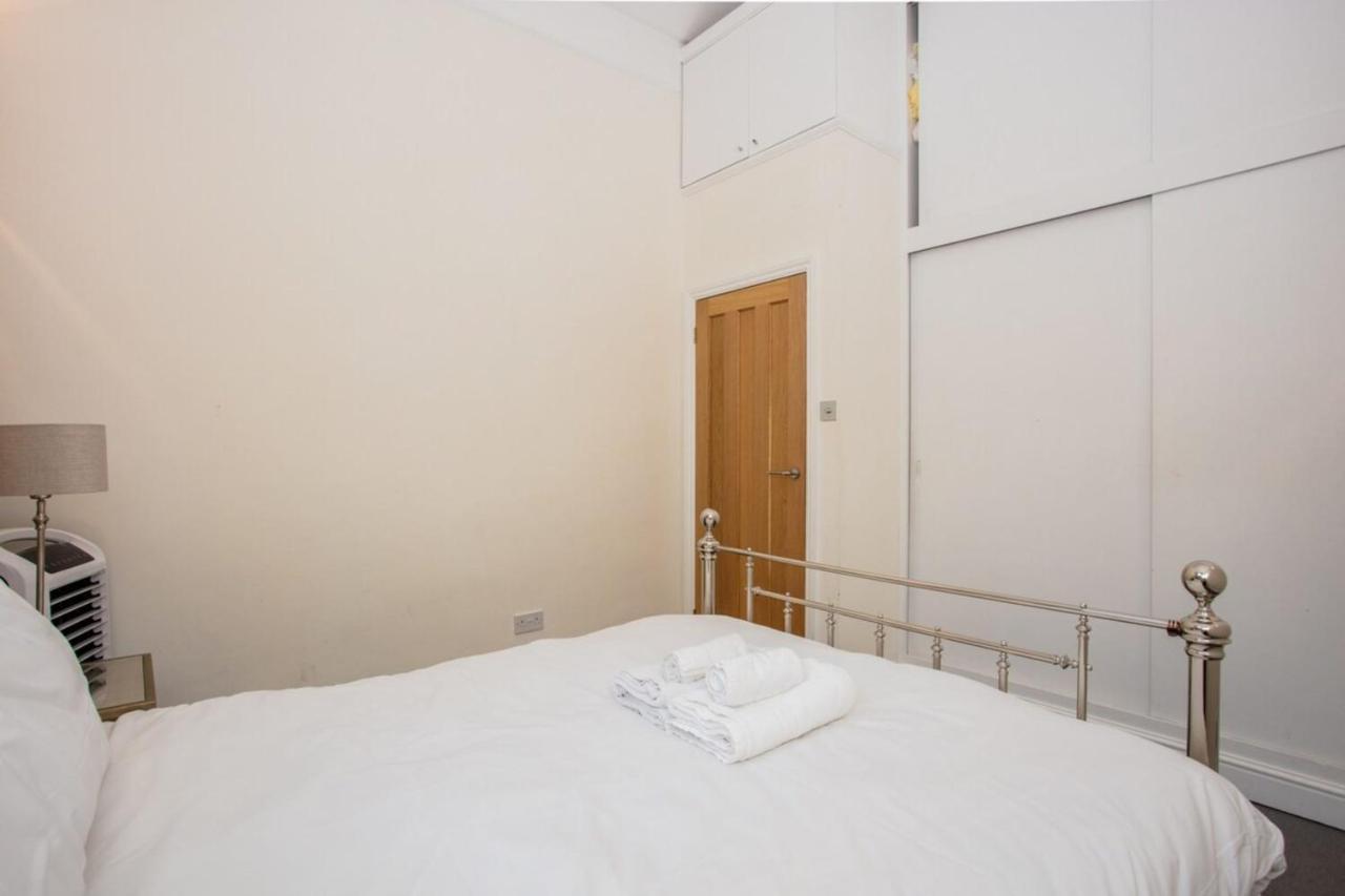 Cosy 1 Bedroom Near Harrods Knightsbridge Apartment