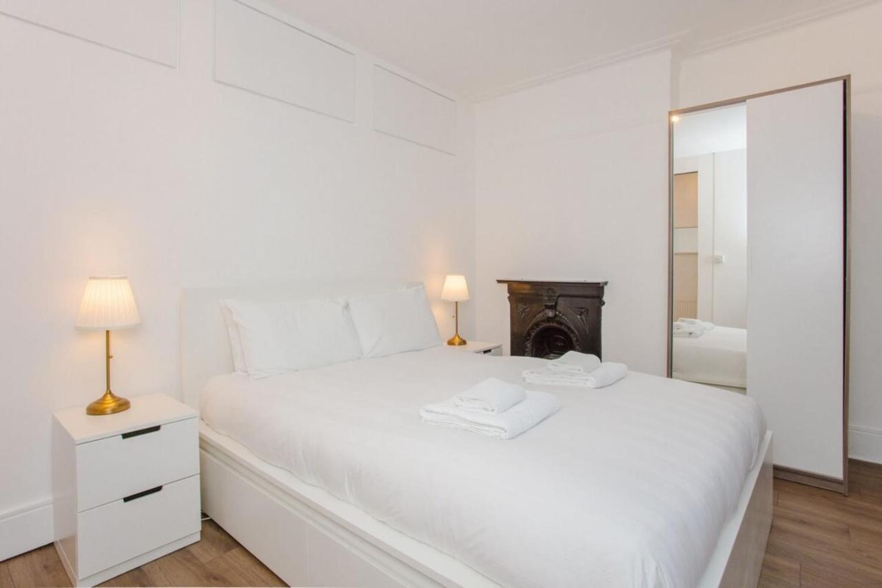 Spacious 2 Bedroom Flat For 6 - 10 Mins From Central * London