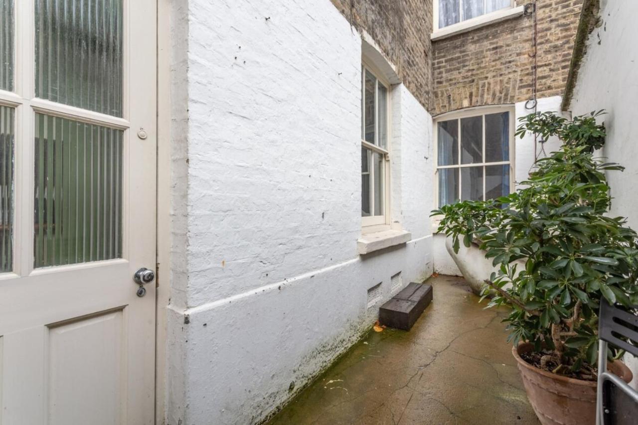 Modern 2 Bedroom Flat In Leilighet London