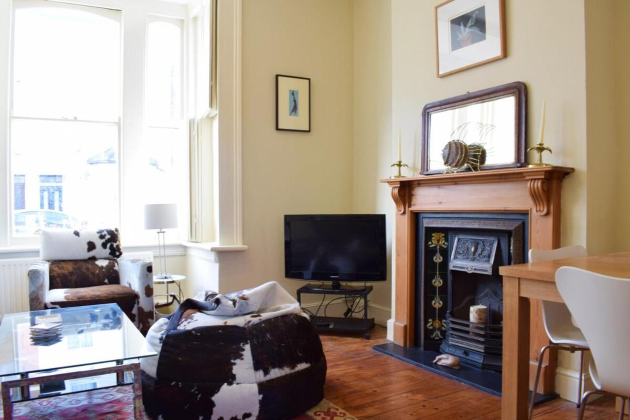 Charming 2 Bedroom 3 Mins From Arsenal Station Londra