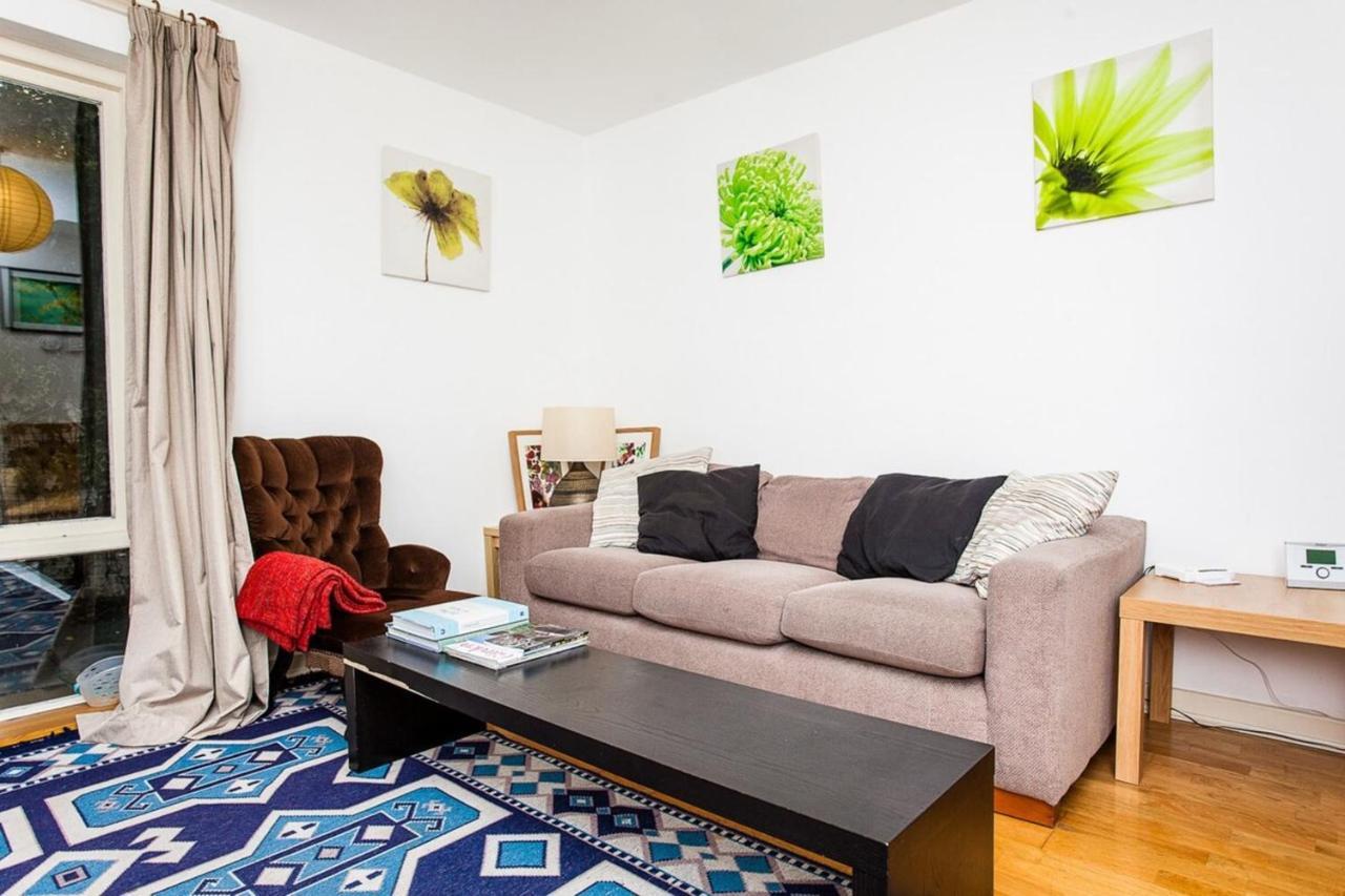 Charming Peaceful 2 Bedroom With Parking And Garden *