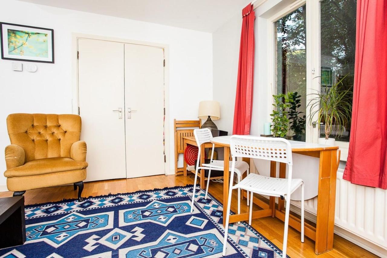 Charming Peaceful 2 Bedroom With Parking And Garden * London