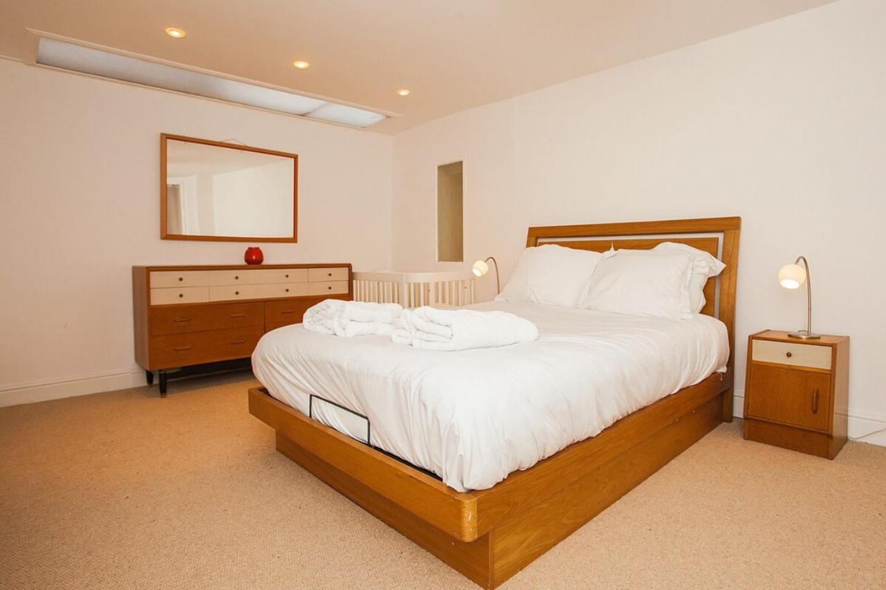 Bright Modern 2 Bed Garden Flat St Johns Wood * Londen