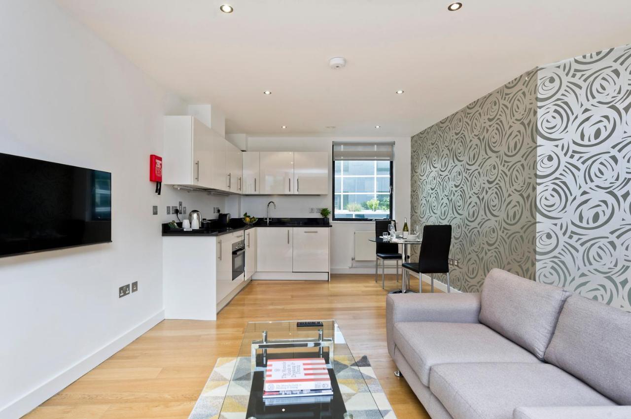 Apartment Red Lion Court By City2stay *