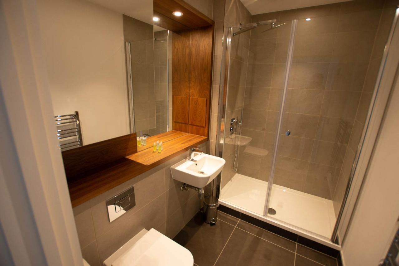 Charles Hope Canary Wharf South Quay Apartment London