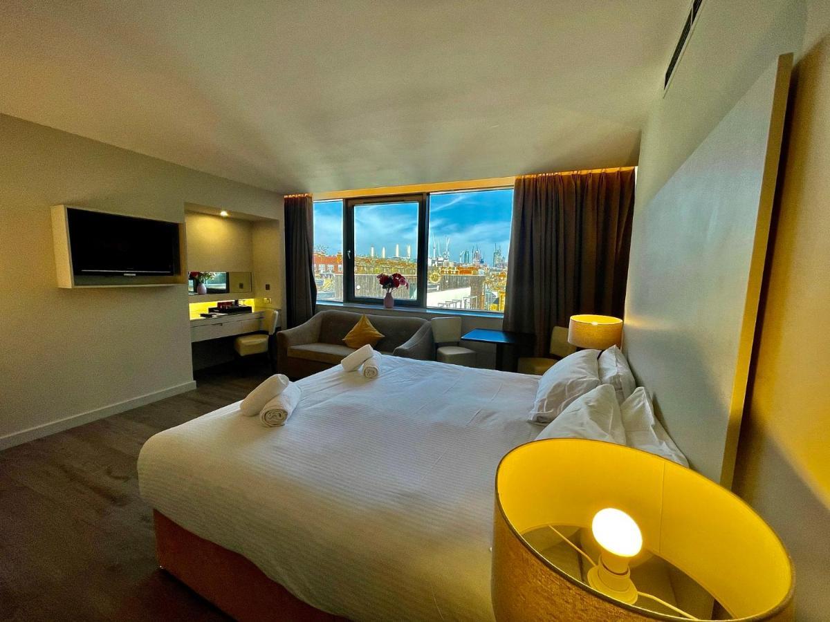 Axiom Park 4*
