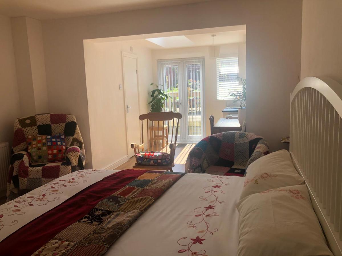 Guest house Commodity