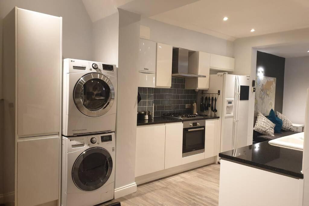 Lejlighed Spacious 2 Bed In Gated Community Up To 6 Guests