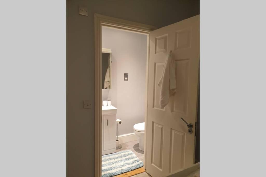 Spacious 2 Bed In Gated Community Up To 6 Guests Lejlighed *