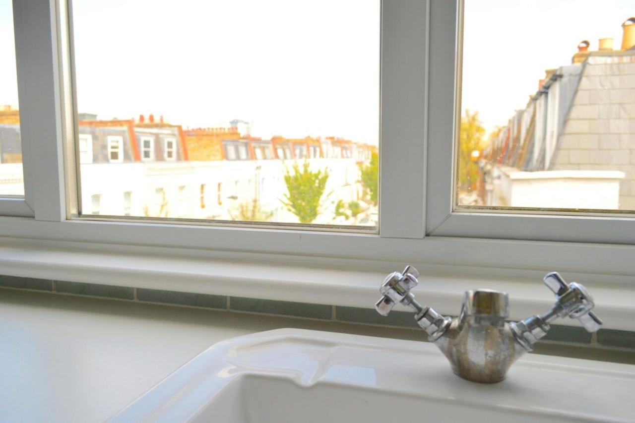 Lovely Floor Flat In Leafy Fulham Lägenhet London