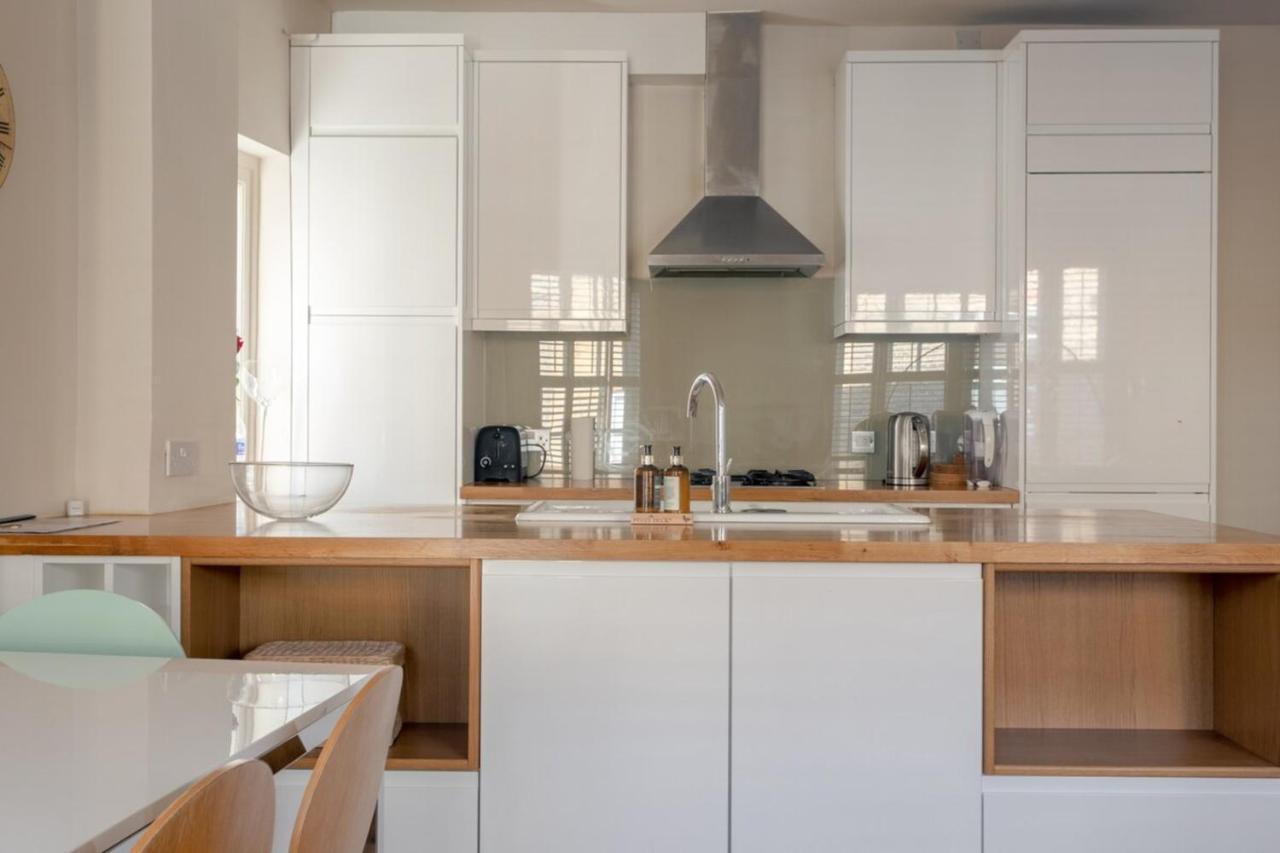 Fantastic 2 Bedroom In Appartement Londen