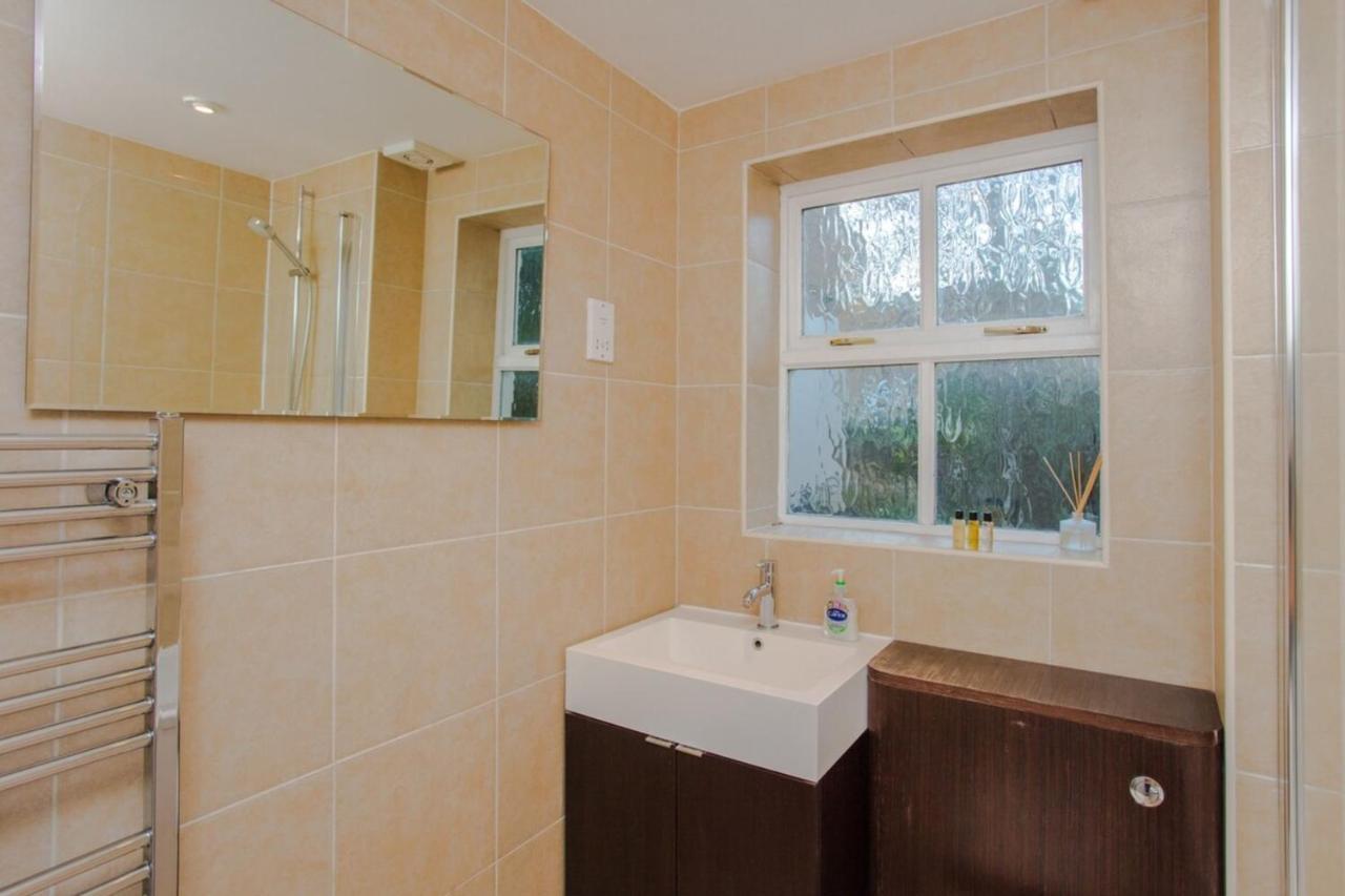 Contemporary 1bedroom Flat In Camberwell Oval Leilighet