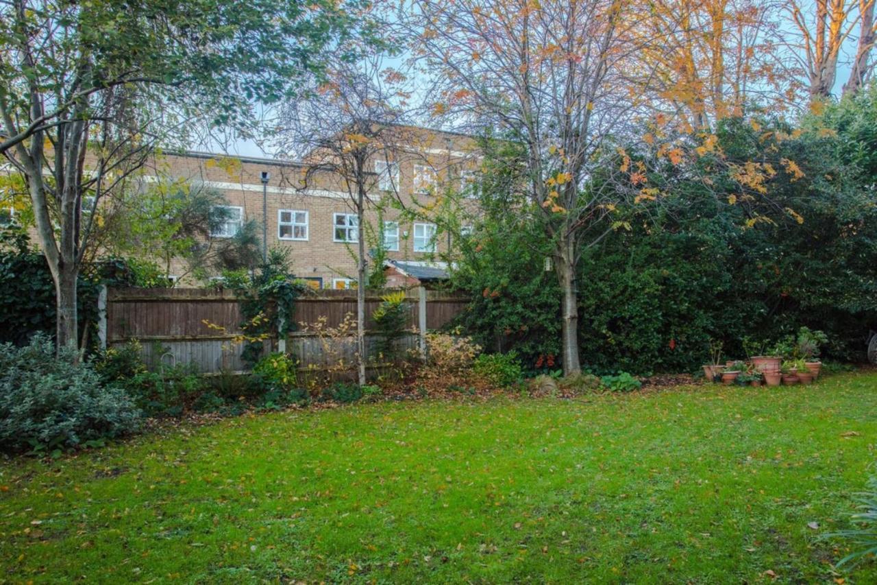 Contemporary 1bedroom Flat In Camberwell Oval * London