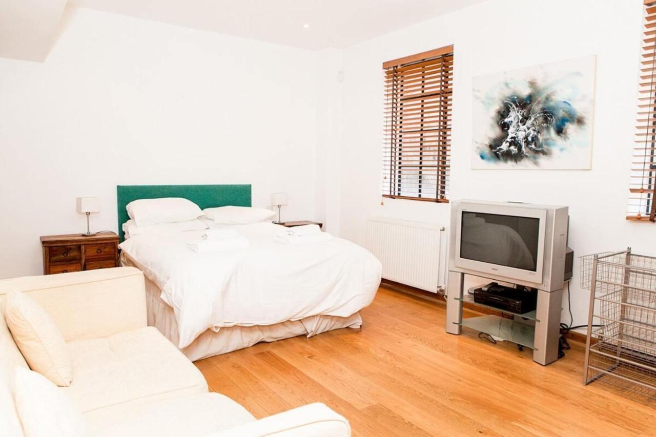 Spectacular 4-bedroom Close To Eye Leilighet London