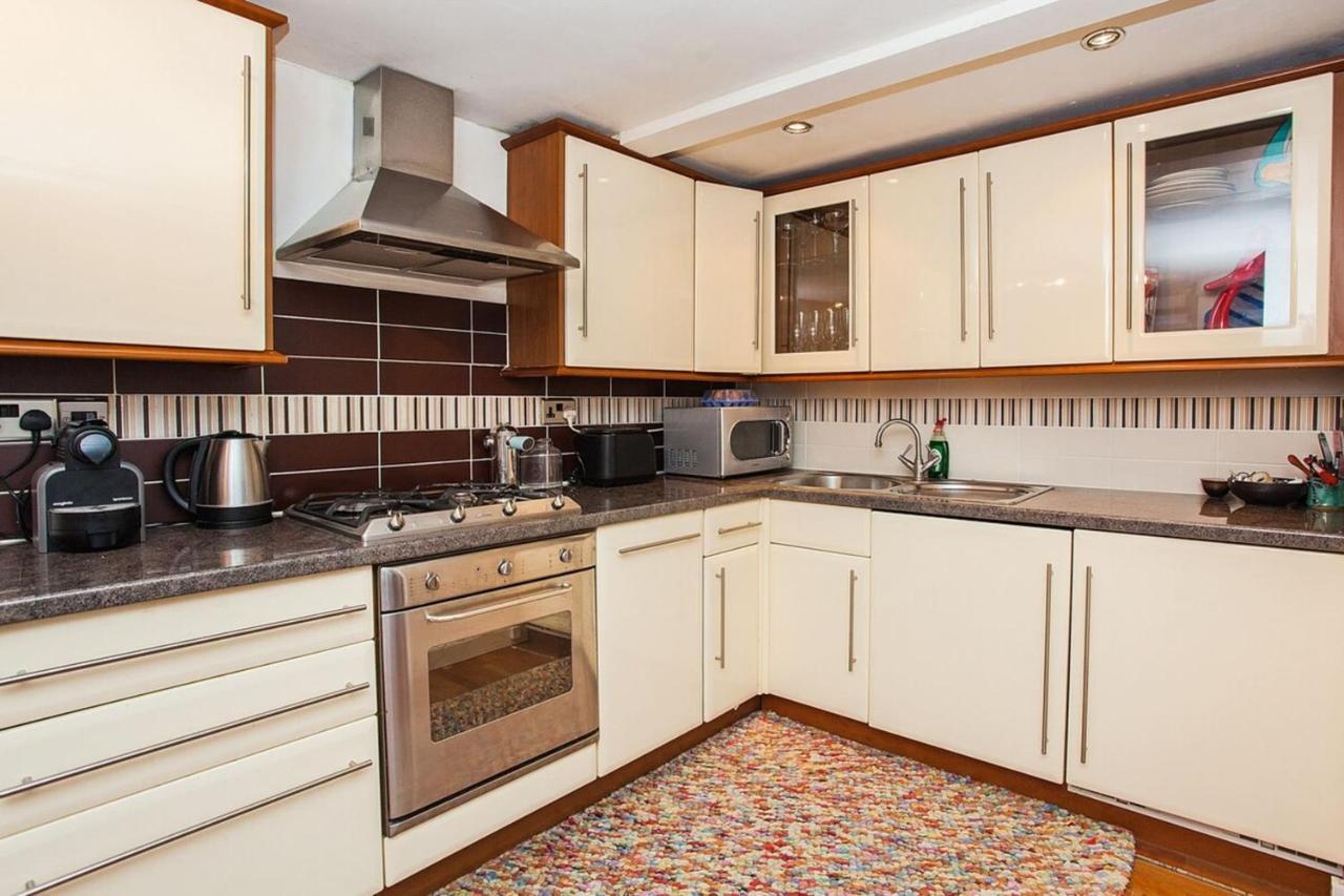 Bright Modern 2 Bed Garden Flat St Johns Wood Londen